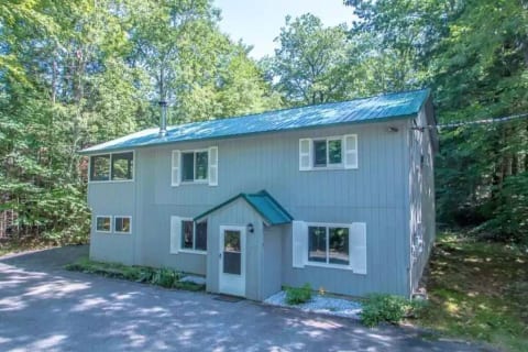 Front of the house. Parking for 4 vehicles.