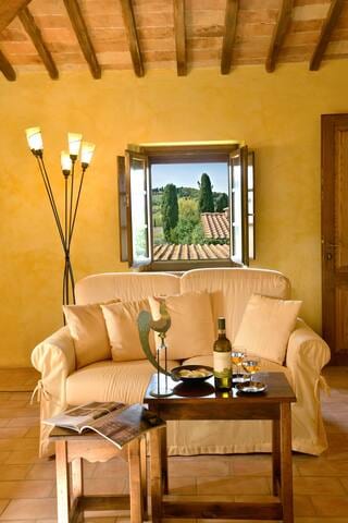 Luxury villa, chef, massage, yoga, home shopping