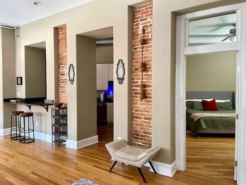 Beautiful 2-Bedroom Loft in Historic Cambridge