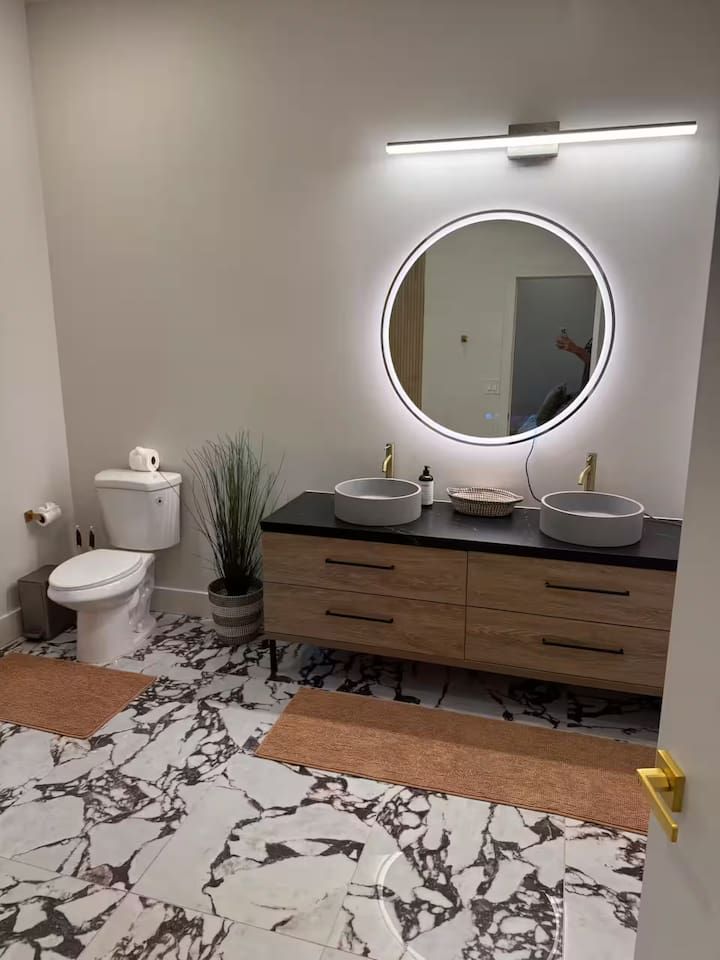 Haven 2 Houses 12 Bedroom 6 bath Hot Tub sleeps 34