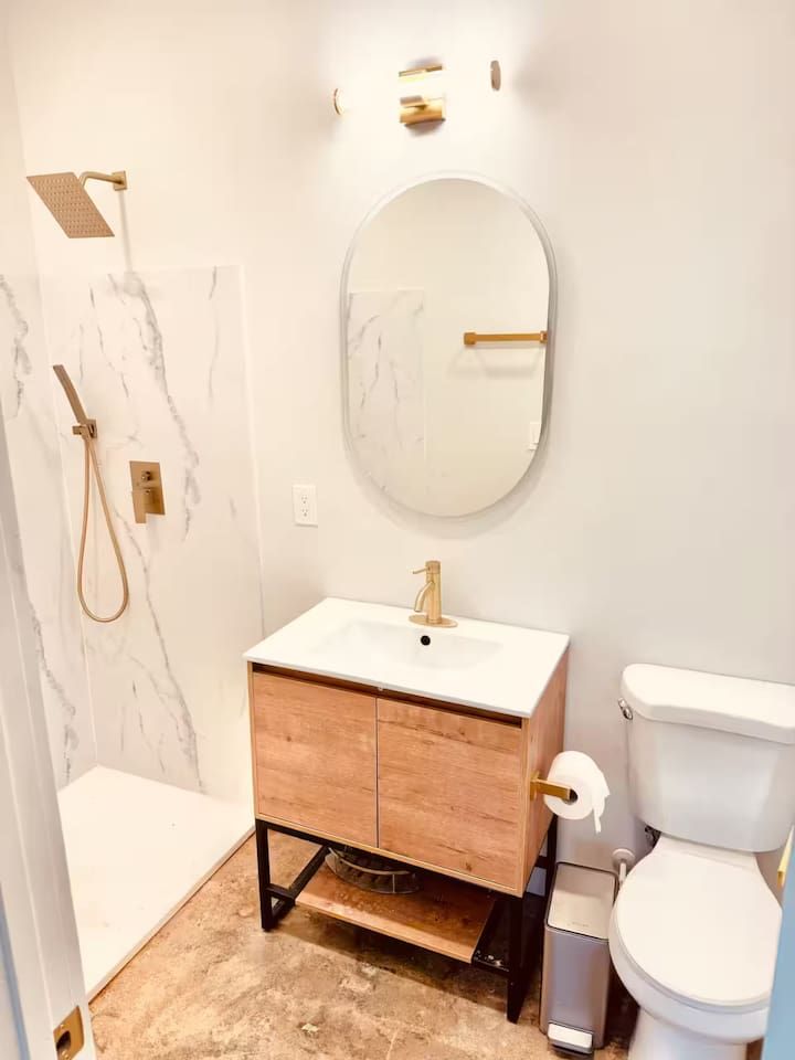 Haven 2 Houses 12 Bedroom 6 bath Hot Tub sleeps 34
