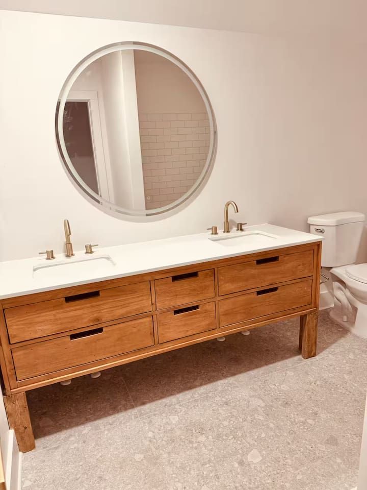 Haven 2 Houses 12 Bedroom 6 bath Hot Tub sleeps 34