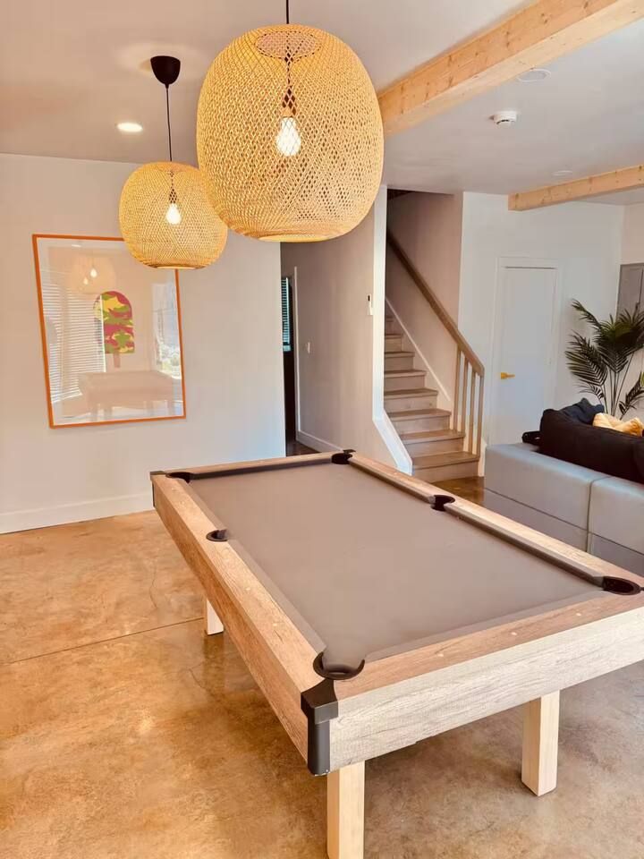 Haven 2 Houses 12 Bedroom 6 bath Hot Tub sleeps 34
