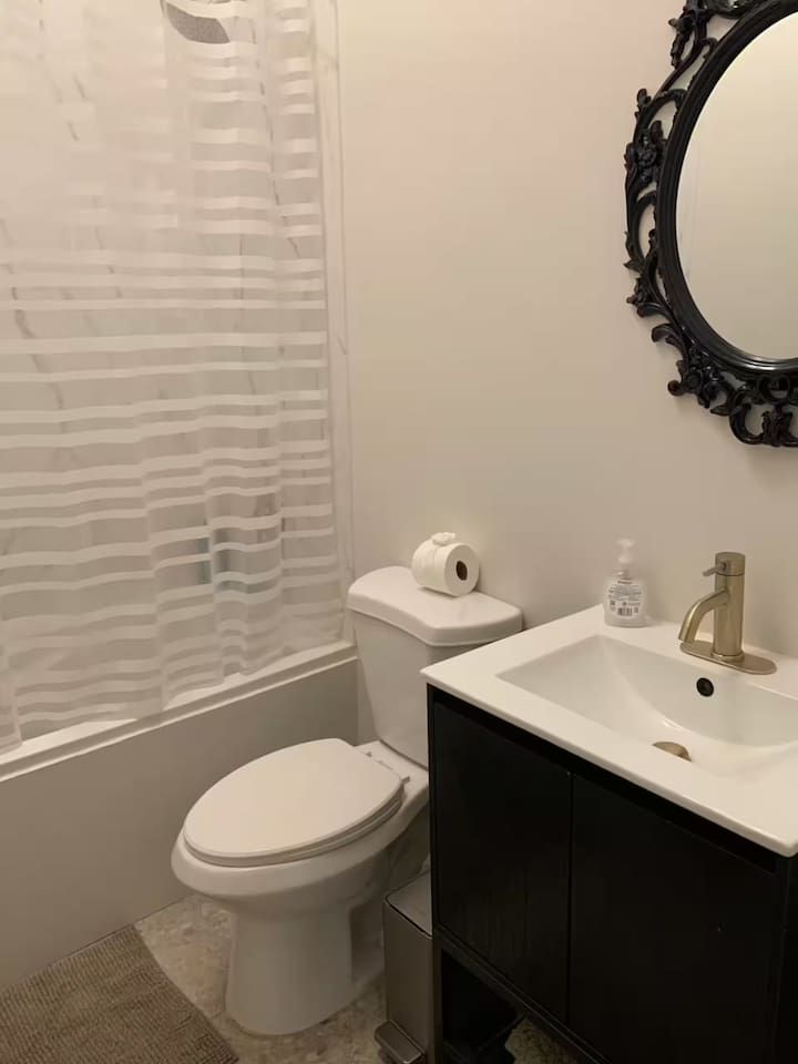 Haven 2 Houses 12 Bedroom 6 bath Hot Tub sleeps 34