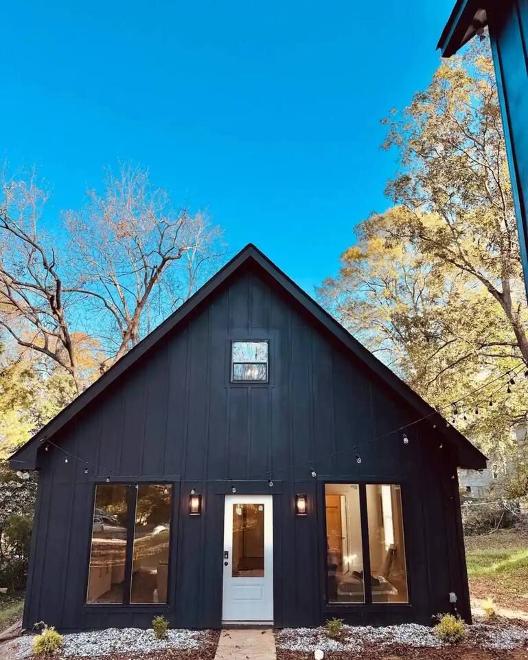 Haven 2 Houses 12 Bedroom 6 bath Hot Tub sleeps 34
