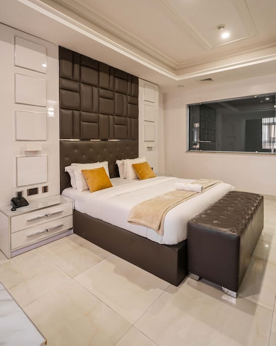 Secured Budget Room with Fast WiFi & Pool in Lekki