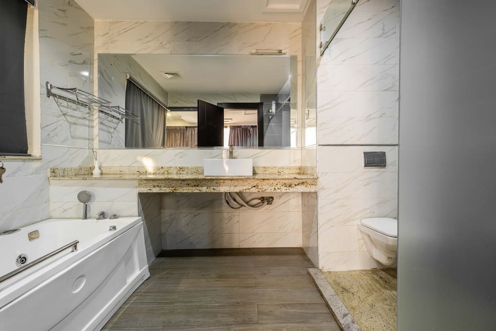 Secured Budget Room with Fast WiFi & Pool in Lekki