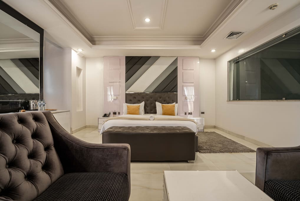 Secured Budget Room with Fast WiFi & Pool in Lekki