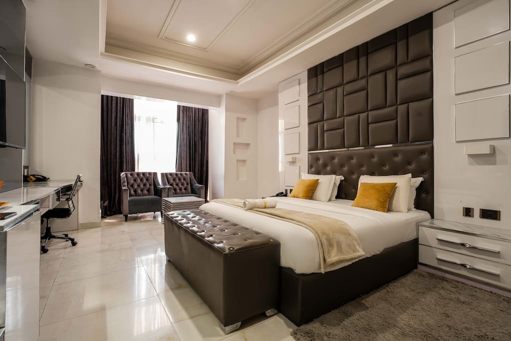 Secured Budget Room with Fast WiFi & Pool in Lekki