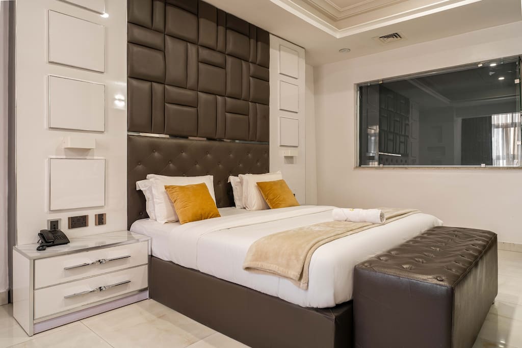 Affordable Room in Lekki, Lagos with Pool and WiFi