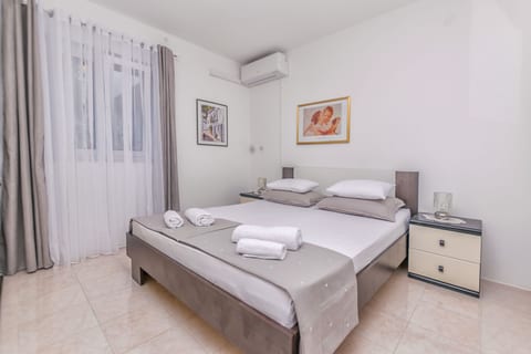 Apartments Paco - Unit 376285-13