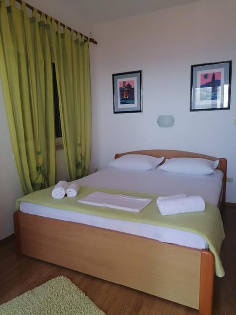 Apartments Family - Unit 376352-13