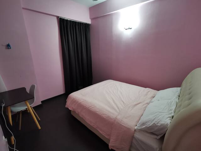 simple-style-room-2-pink-with-balcony/