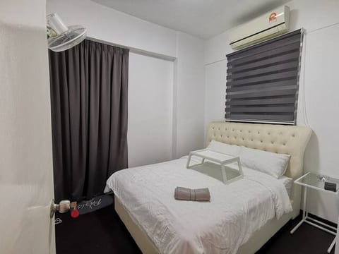 Simple style Room 3 (White) with balcony