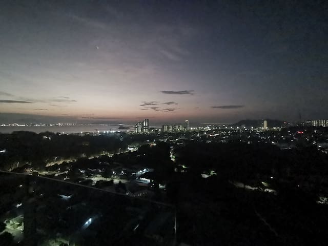 simple-style-room-3-white-with-balcony/
