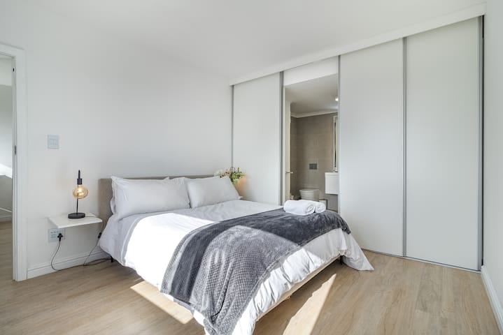 1 Bedroom Apartment, The Centurion, Seapoint - Cape Town