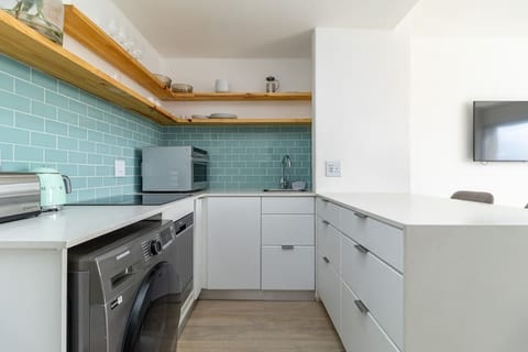 1 Bedroom Apartment, The Centurion, Seapoint 