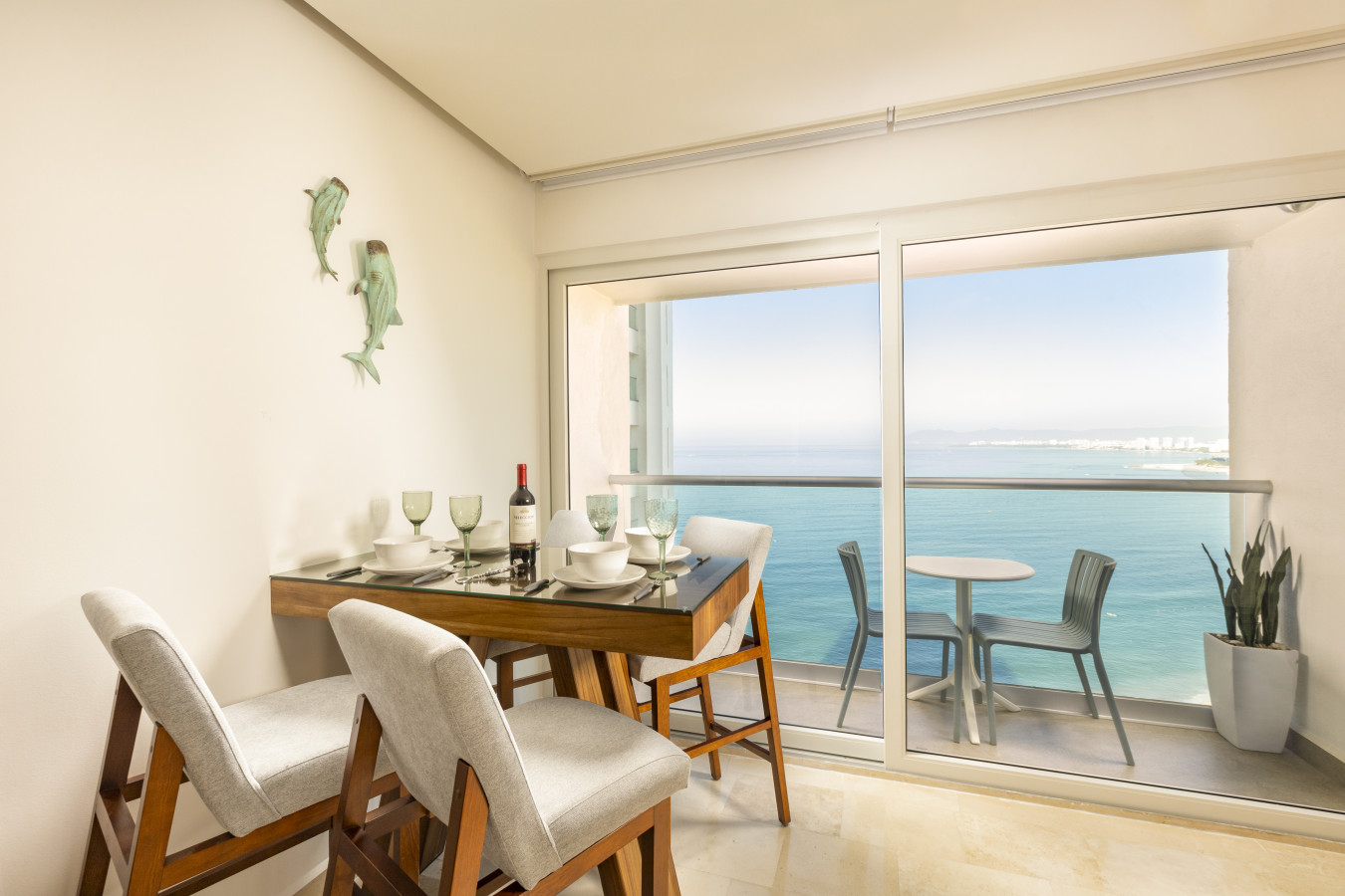 Enjoy a breakfast with a view