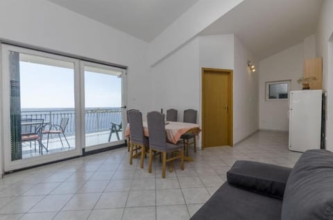 Apartments Mil - Unit 372141-13