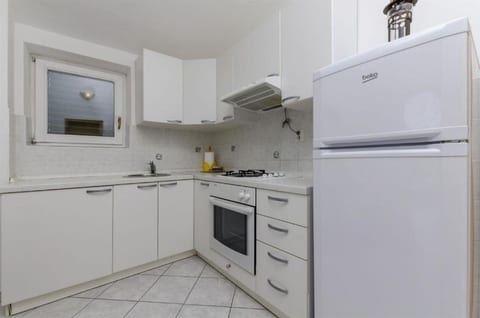 Apartments Mil - Unit 372142-13