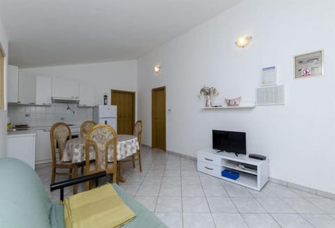Apartments Mil - Unit 372142-13