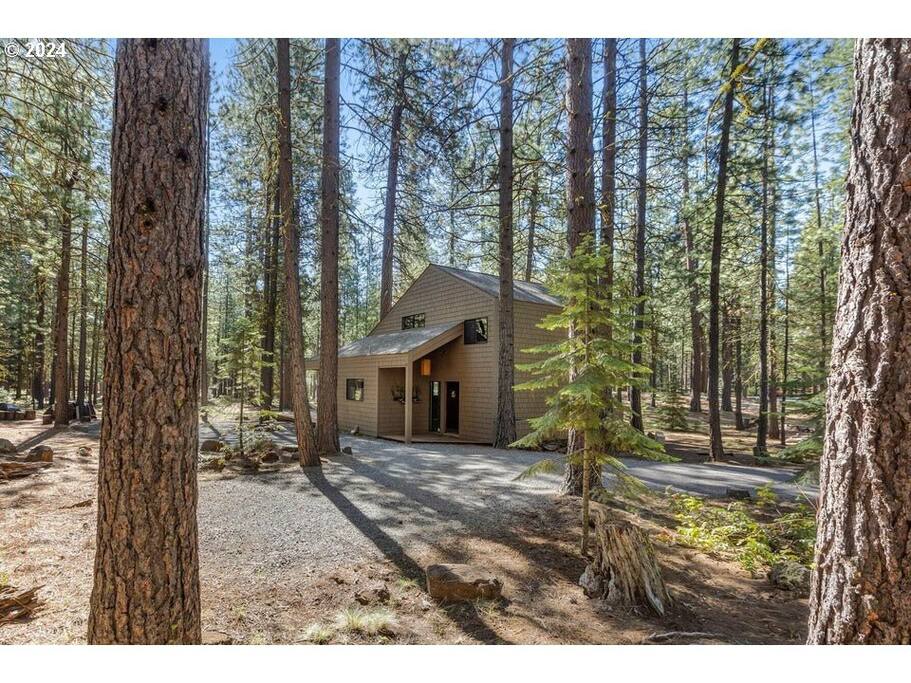 Partridge Foot - 3BR, private hot tub, EV charger