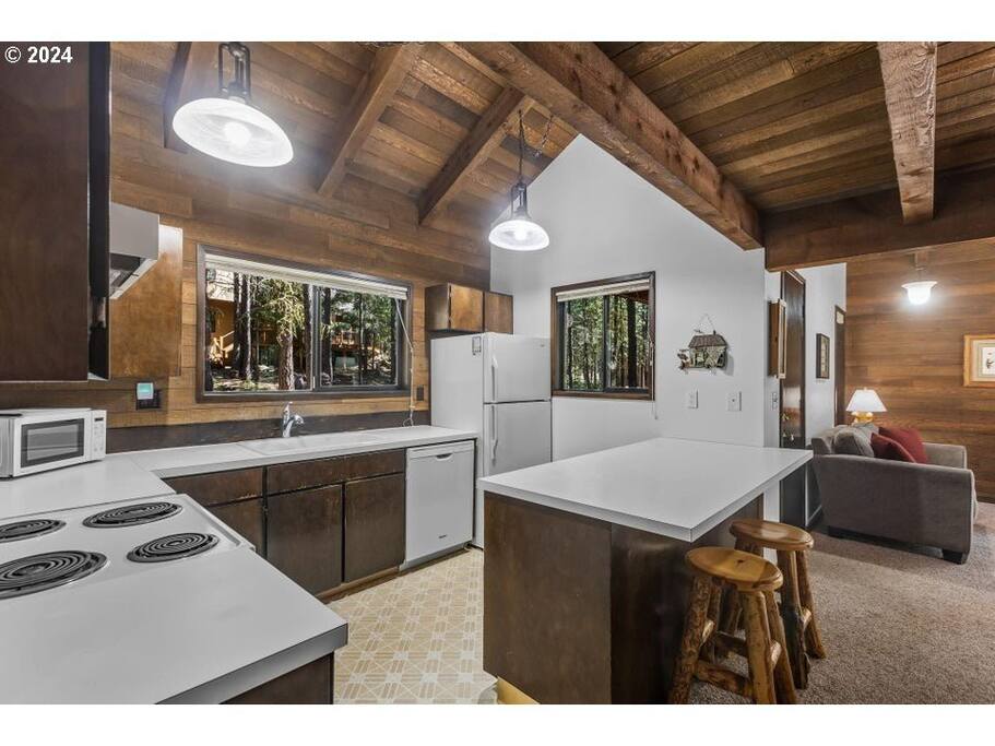 Partridge Foot - 3BR, private hot tub, EV charger