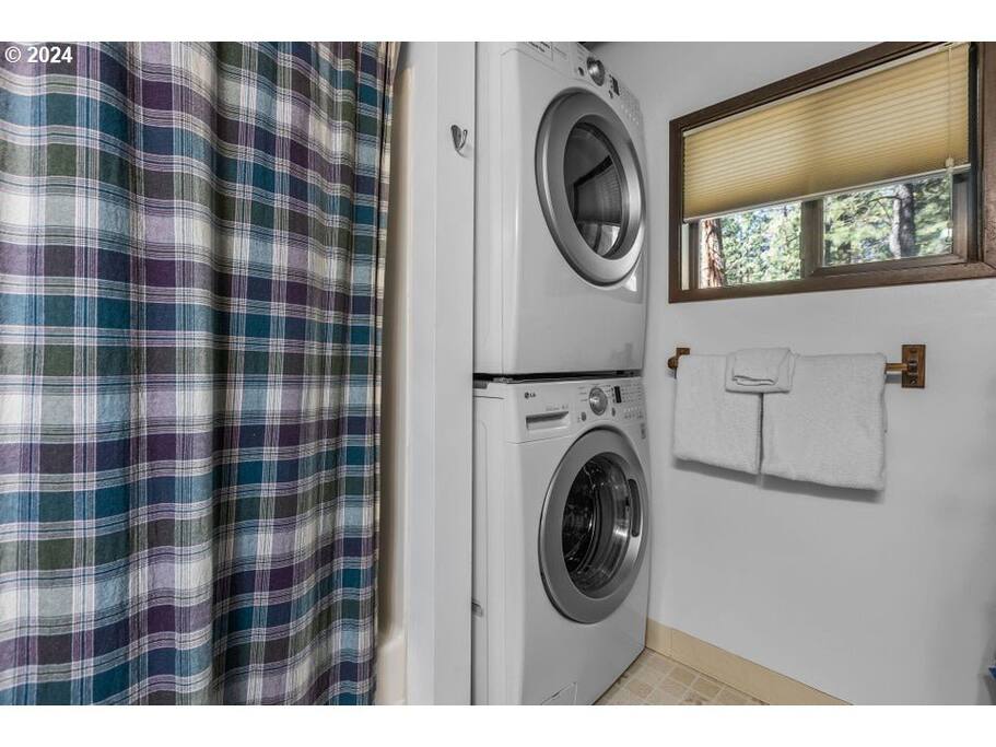 Partridge Foot - 3BR, private hot tub, EV charger