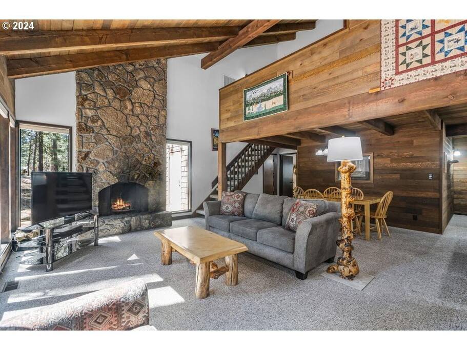 Partridge Foot - 3BR, private hot tub, EV charger