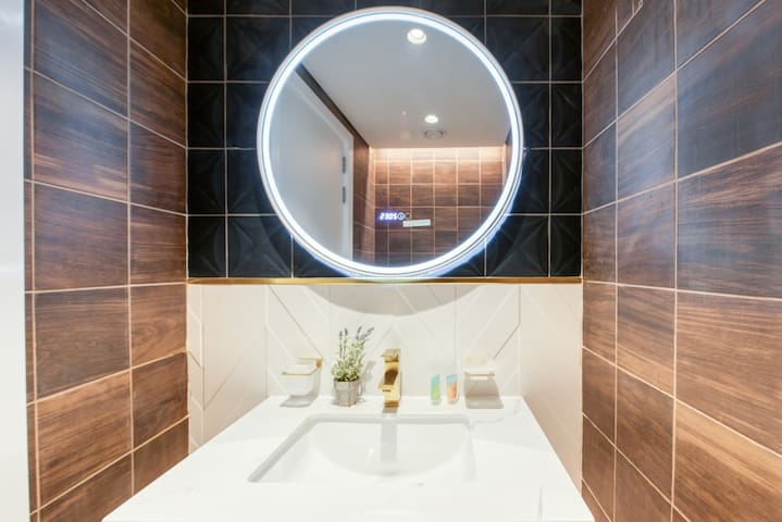 Lux 3bedroom Upgraded Apartment -Marina View & JBR - Tecom - Dubai - United Arab Emirates