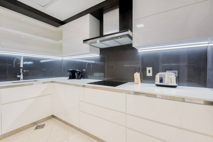 Lux 3bedroom Upgraded Apartment -Marina View & JBR - Tecom - Dubai - United Arab Emirates
