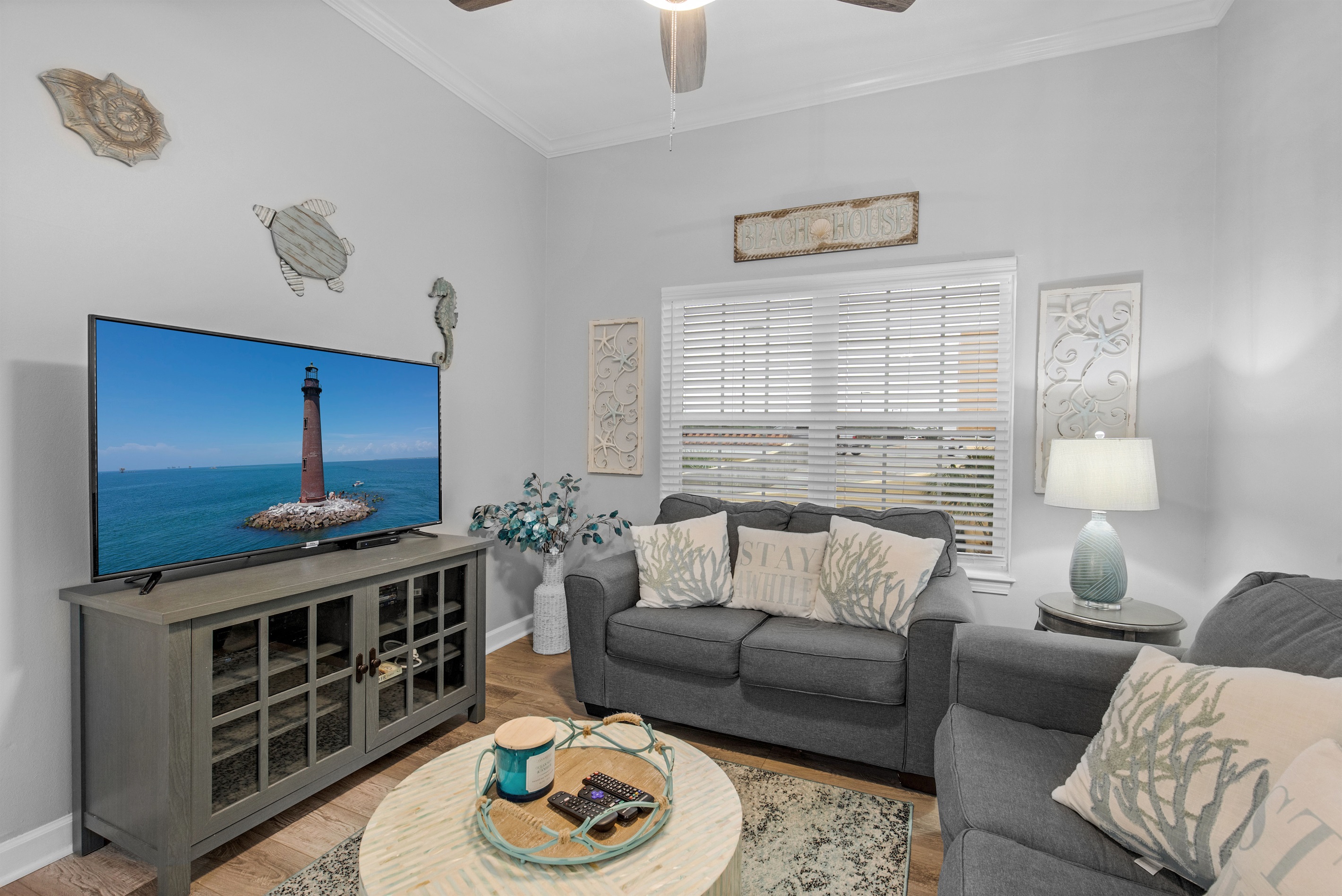 On Beach Time ~ 4 Bedroom ~Luxury ~Top Floor