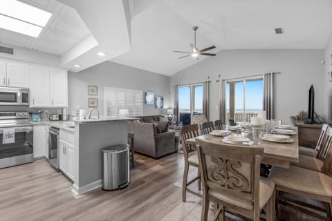On Beach Time ~ 2 Bedroom ~ Beachfront