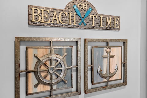 On Beach Time ~2 Bedroom~Top Floor