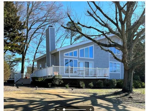 Chalet By The Bay - Sleeps 12