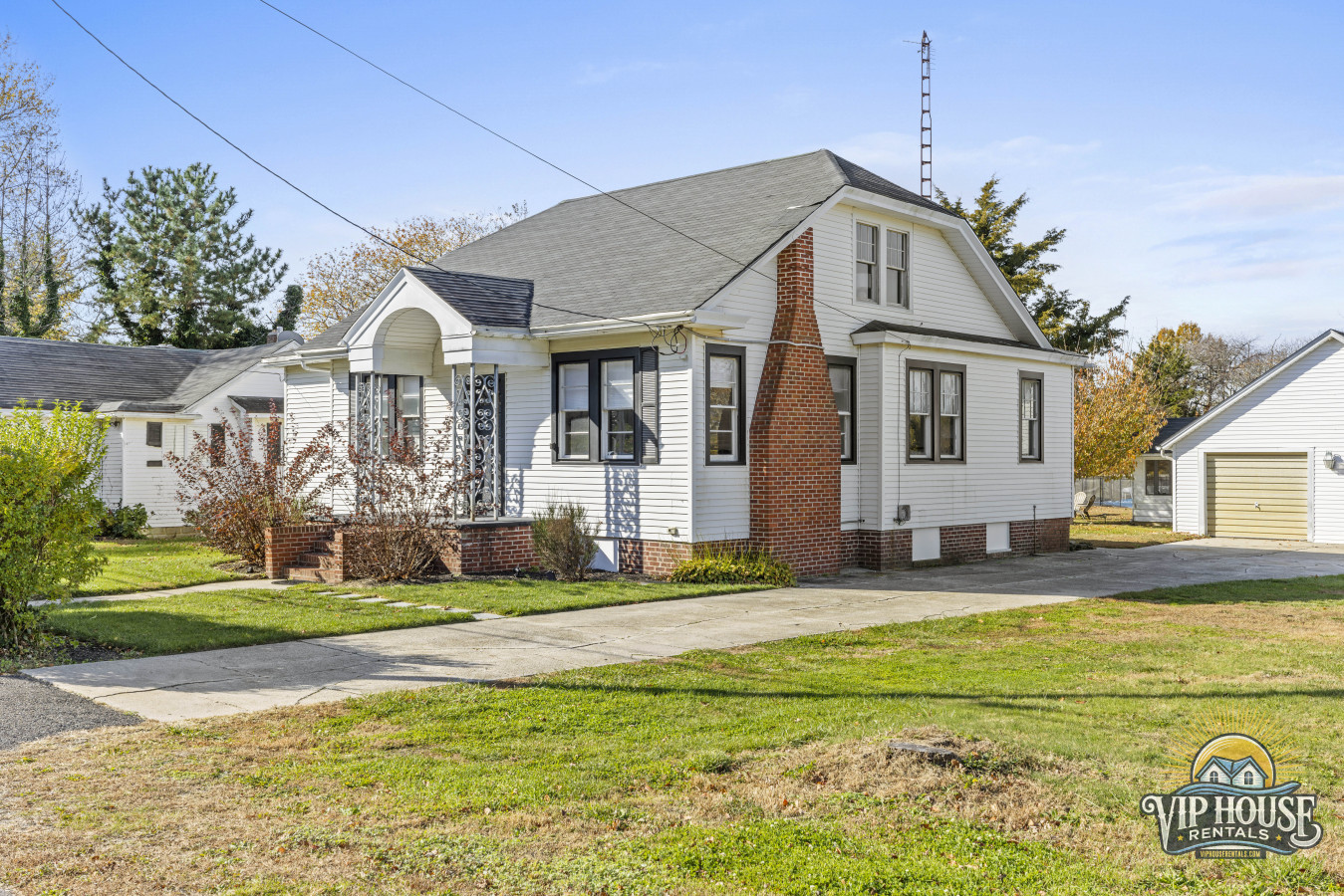 large yard with plenty of off and on street parking