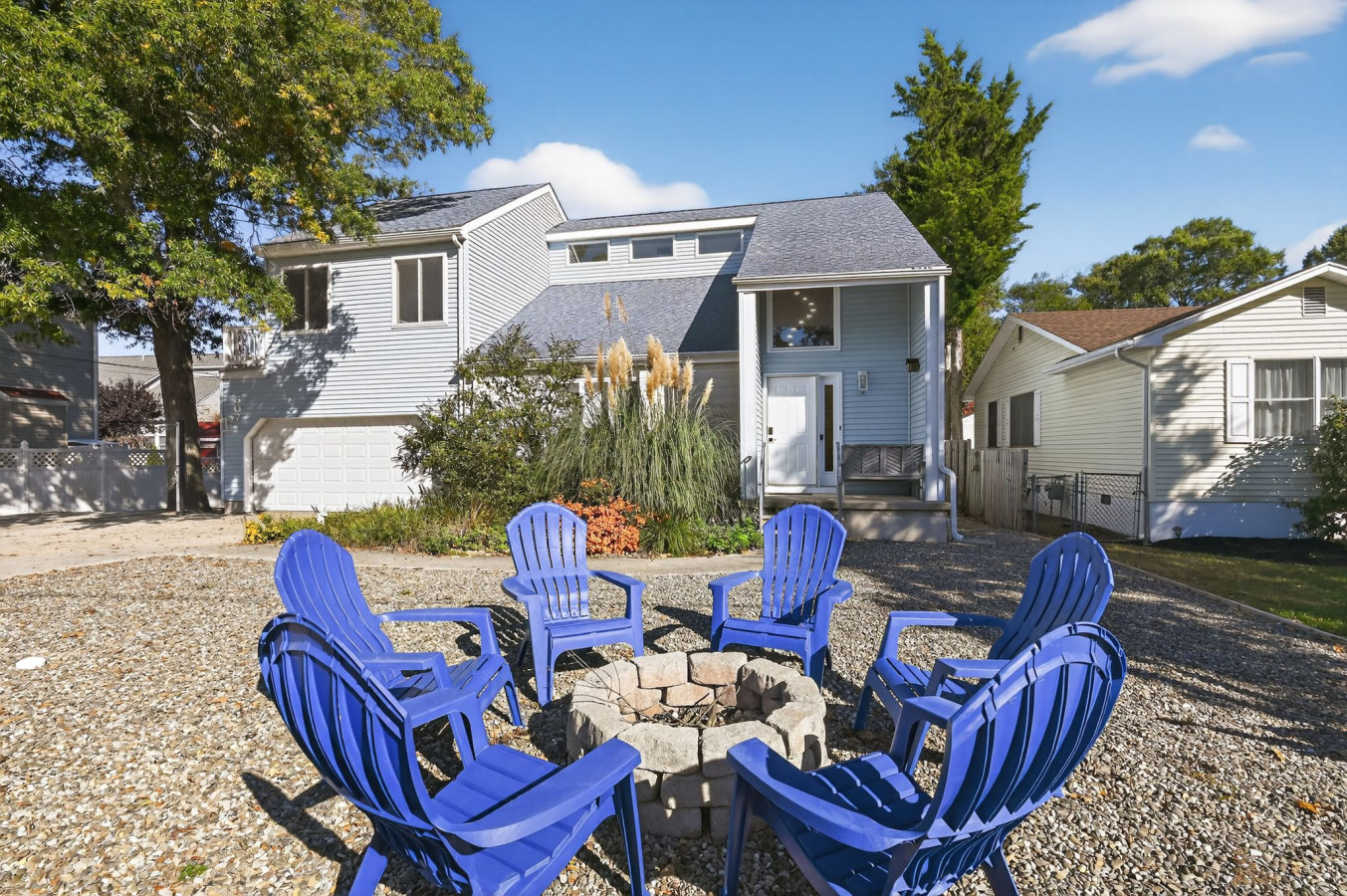 Beach Retreat-100 Yds to Beach- Pet Friendly-Fenced