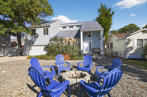Beach Retreat-100 Yds to Beach- Pet Friendly-Fenced