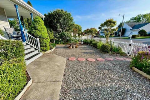 Tranquil Gardens Cape May Private Beach Steps Away