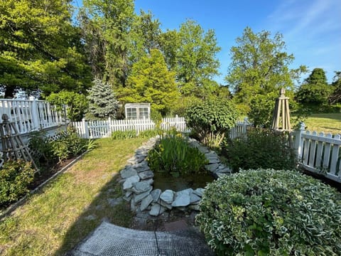 Tranquil Gardens Cape May Private Beach Steps Away