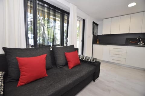 Apartments Eden - Unit 373708-13