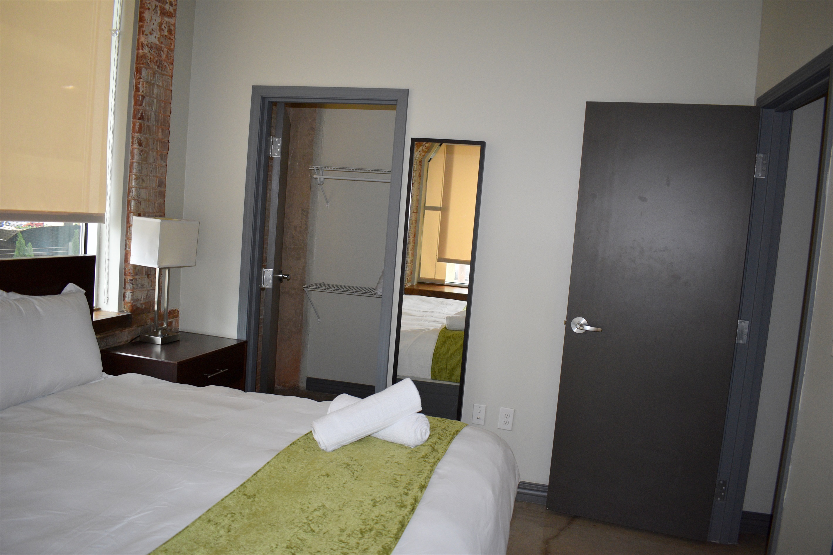 2-bed-or-2-bath-or-downtown-or-free-valet-parking-or/