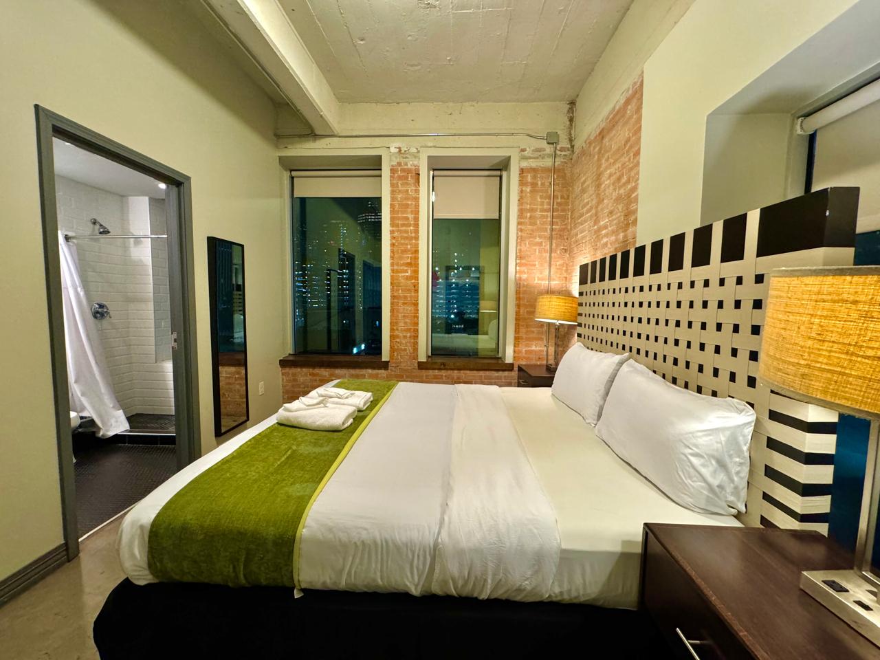 2-bed-or-2-bath-or-downtown-or-free-valet-parking-or-3/