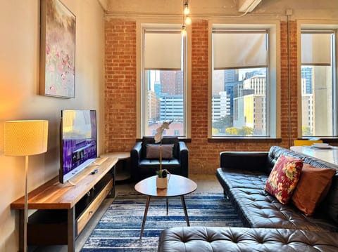 2 BR | 2 BT | Downtown Views | Free Valet Parking
