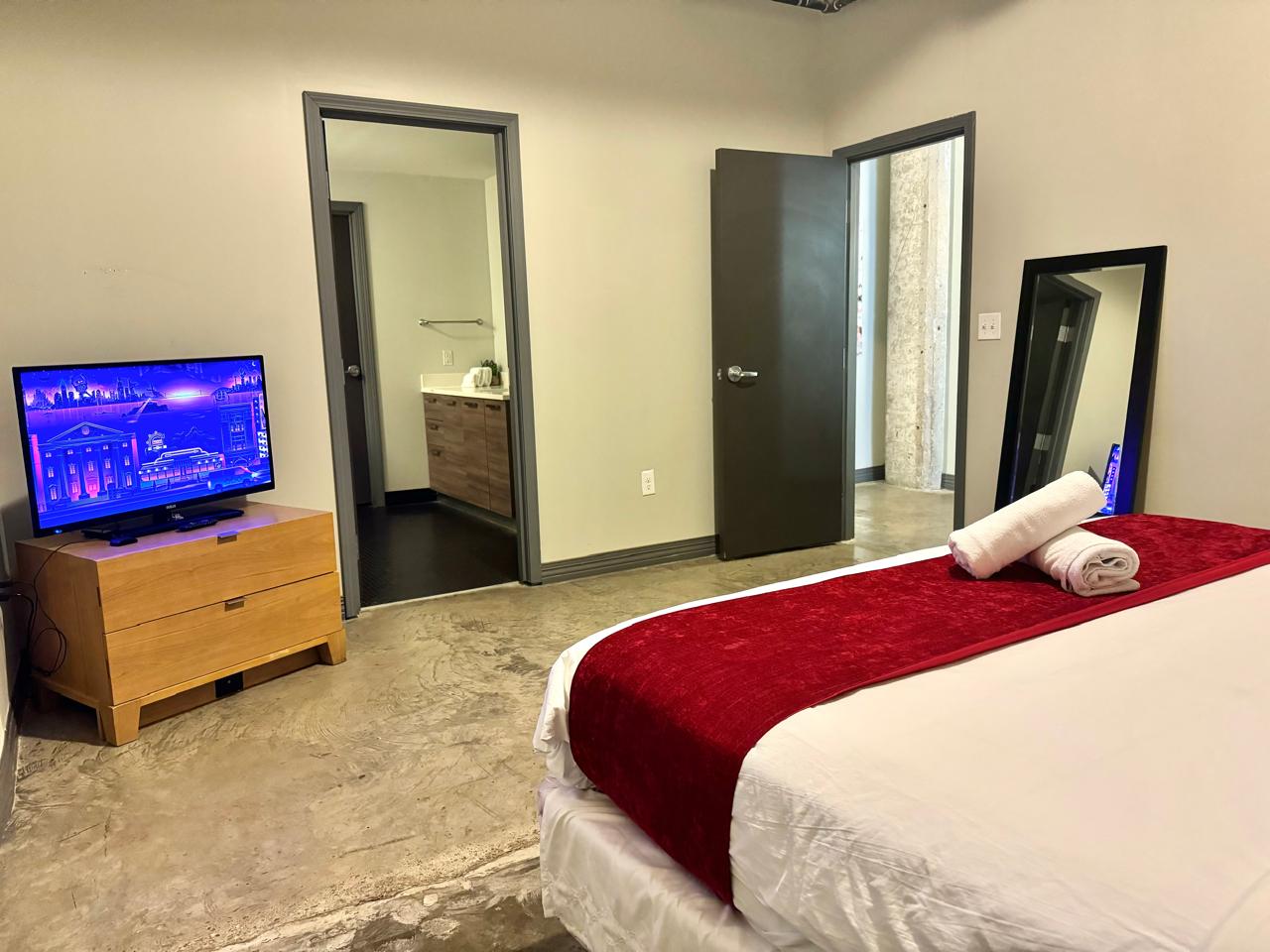 gorgeous-2-br-or-3-beds-or-2-bath-and-free-valet-parking/