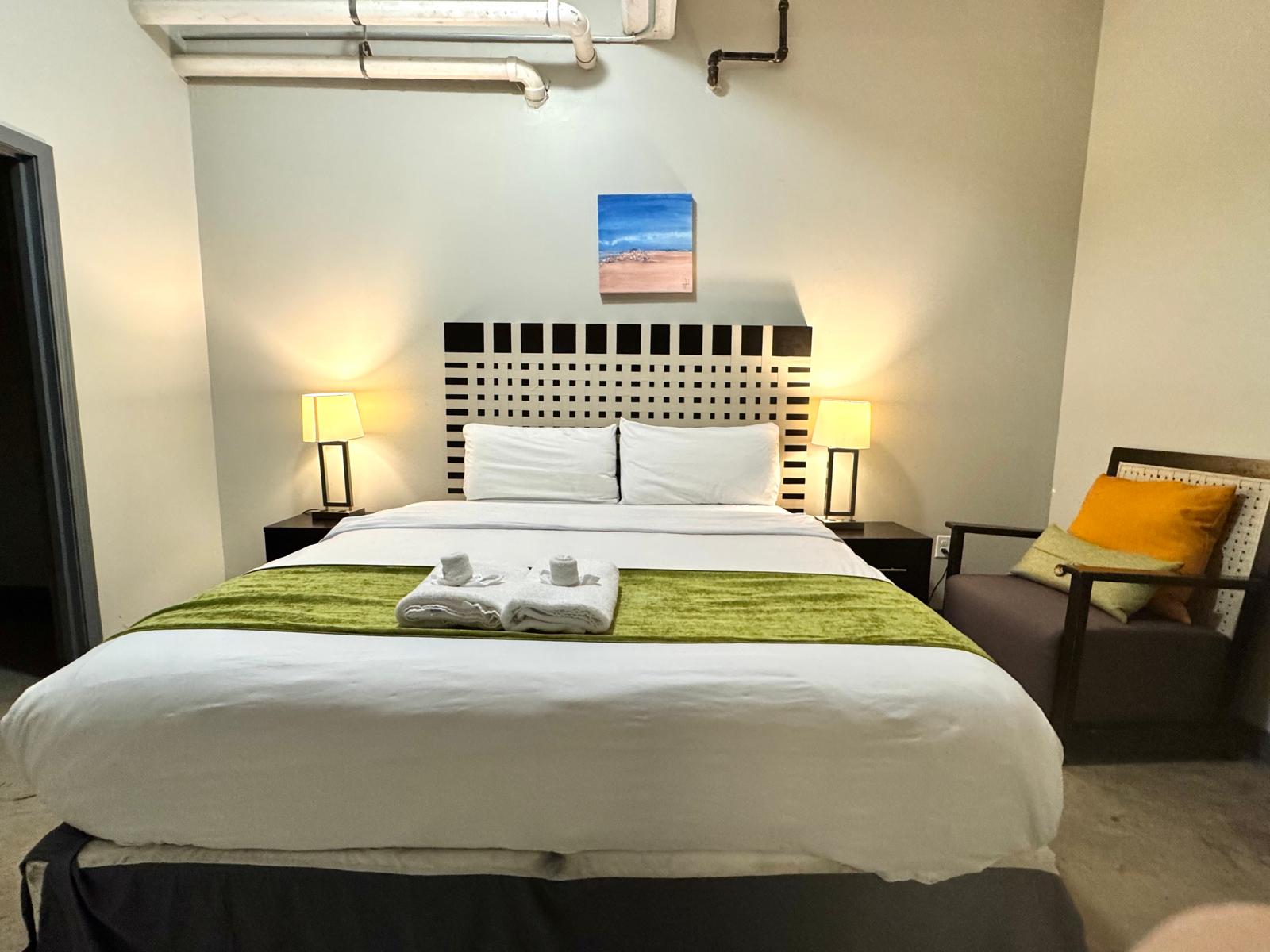 gorgeous-2-br-or-3-beds-or-2-bath-and-free-valet-parking/