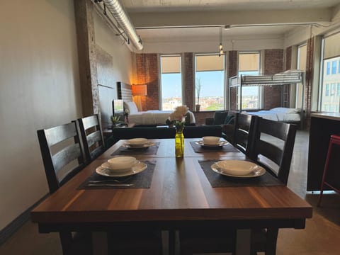 Gorgeous 2 BR | 3 Beds | 2 Bath & Free Valet Parking