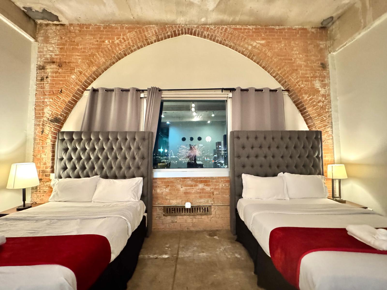 1br-or-3-beds-dt-views-or-free-valet-parking-or/