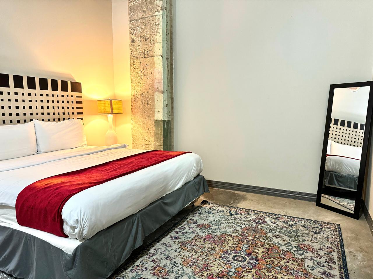 1br-or-3-beds-dt-views-or-free-valet-parking-or/