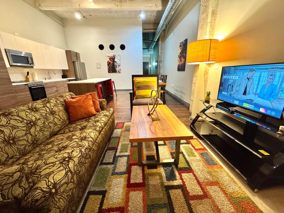 1 habitación | 3 camas - Vistas del centro | Estacionamiento con valet gratuito | - Dallas